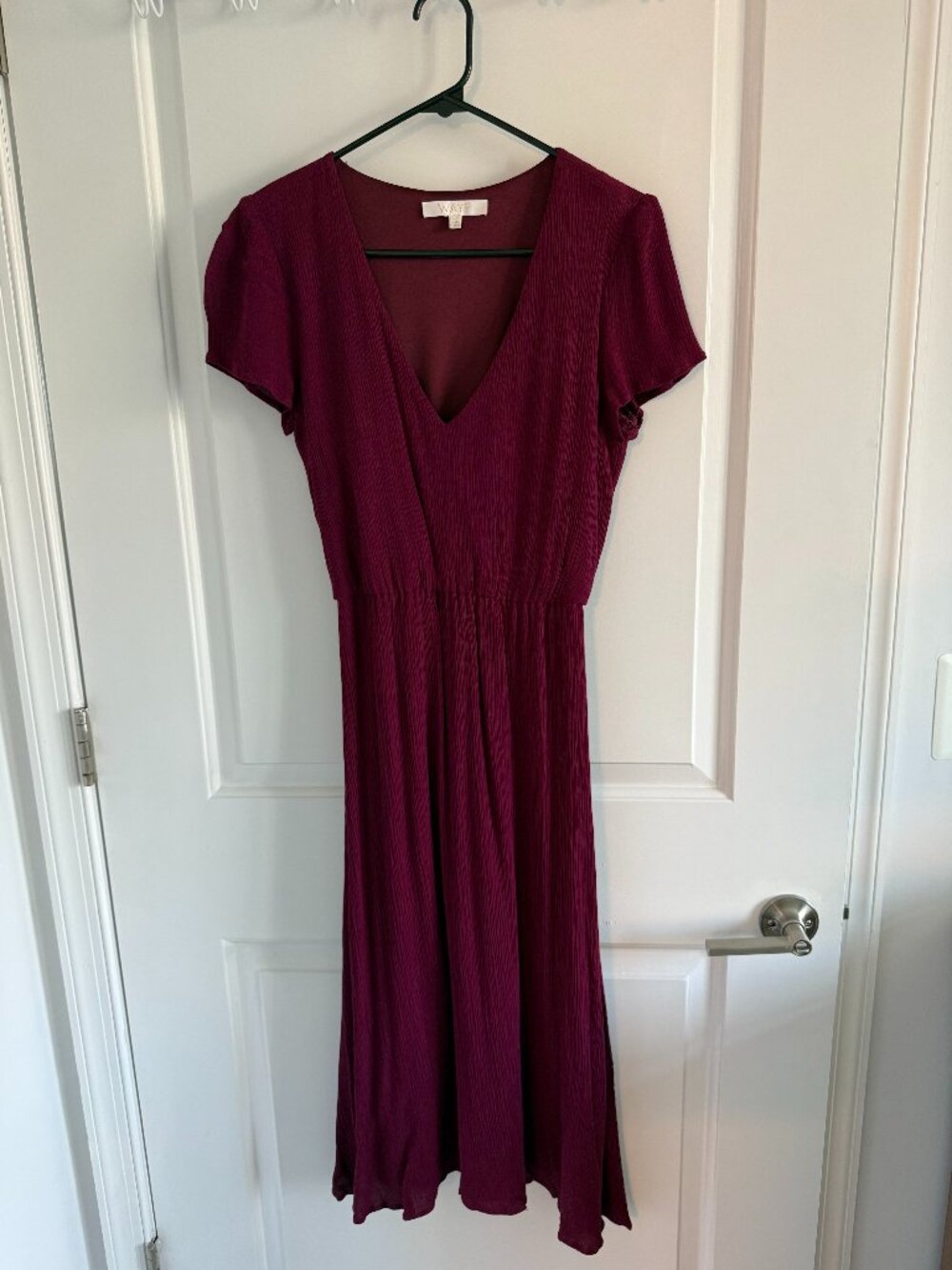 WAYF Burgundy V-Neck Midi Dress Small